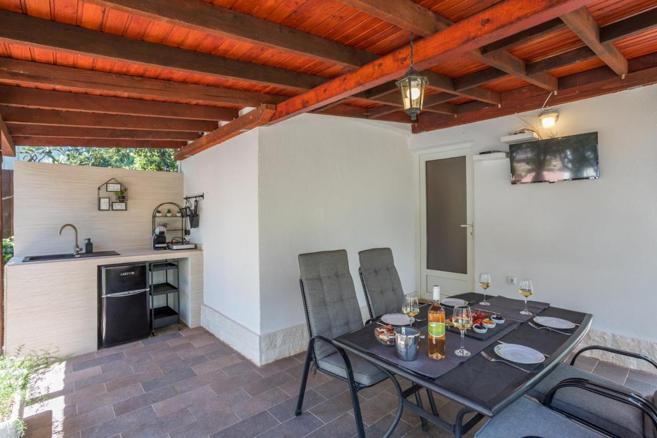 스타리 그라드 House Oliva With Private Pool And Large Garden 빌라 외부 사진